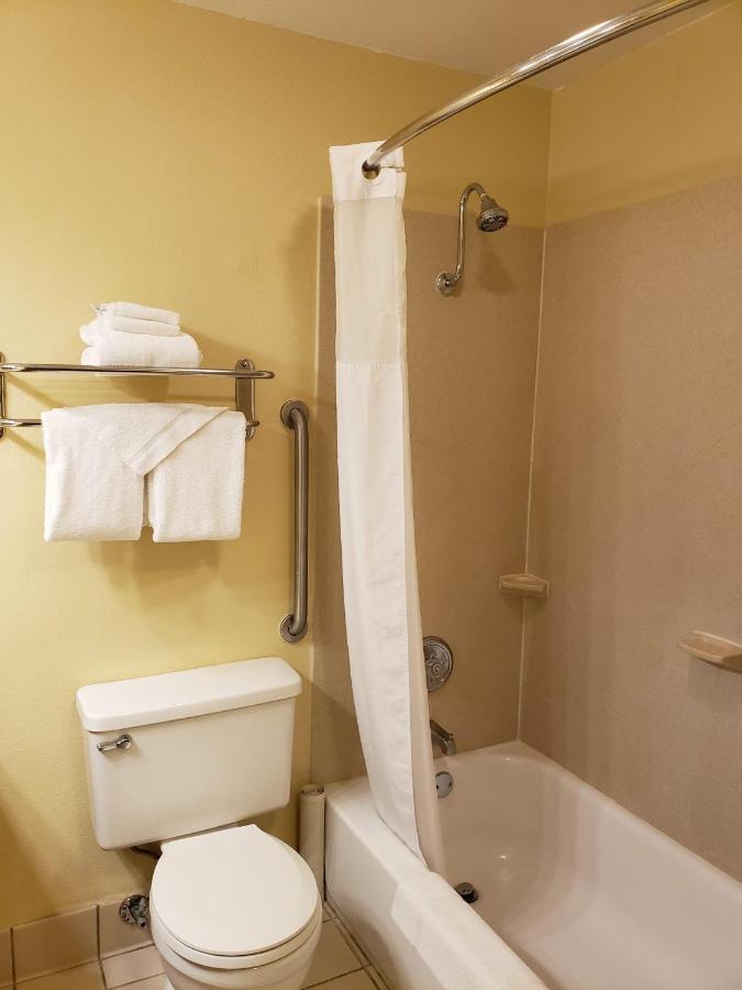 Quality Inn & Suites Vancouver - Hazel Dell Buitenkant foto