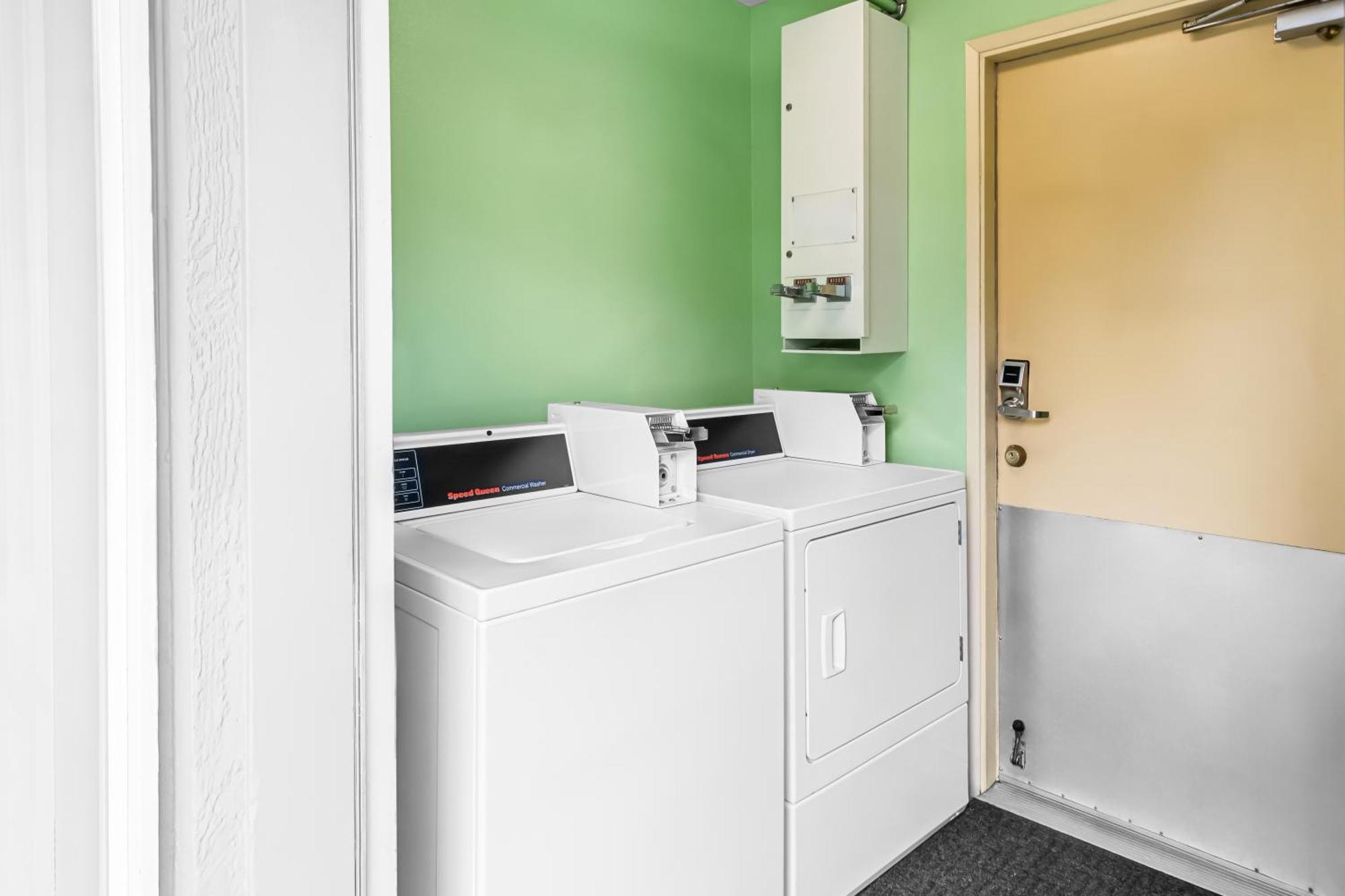Quality Inn & Suites Vancouver - Hazel Dell Buitenkant foto