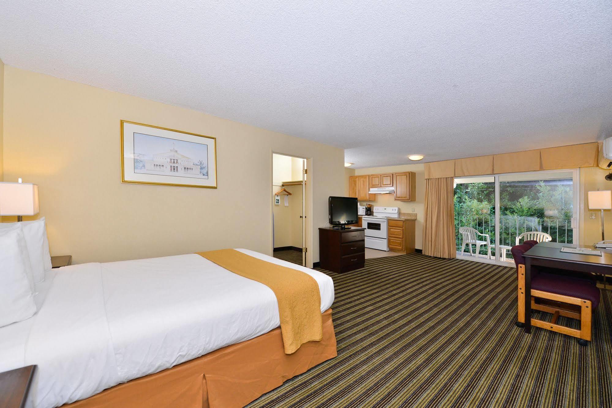 Quality Inn & Suites Vancouver - Hazel Dell Buitenkant foto