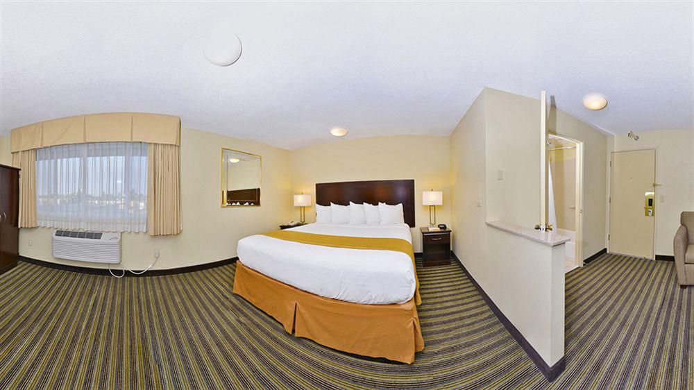 Quality Inn & Suites Vancouver - Hazel Dell Buitenkant foto